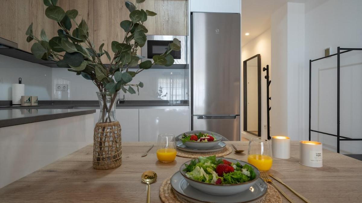 Xpce Victoria 3 Center Apartment